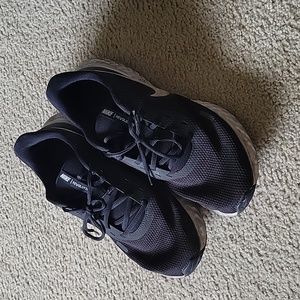 Nike Revolution